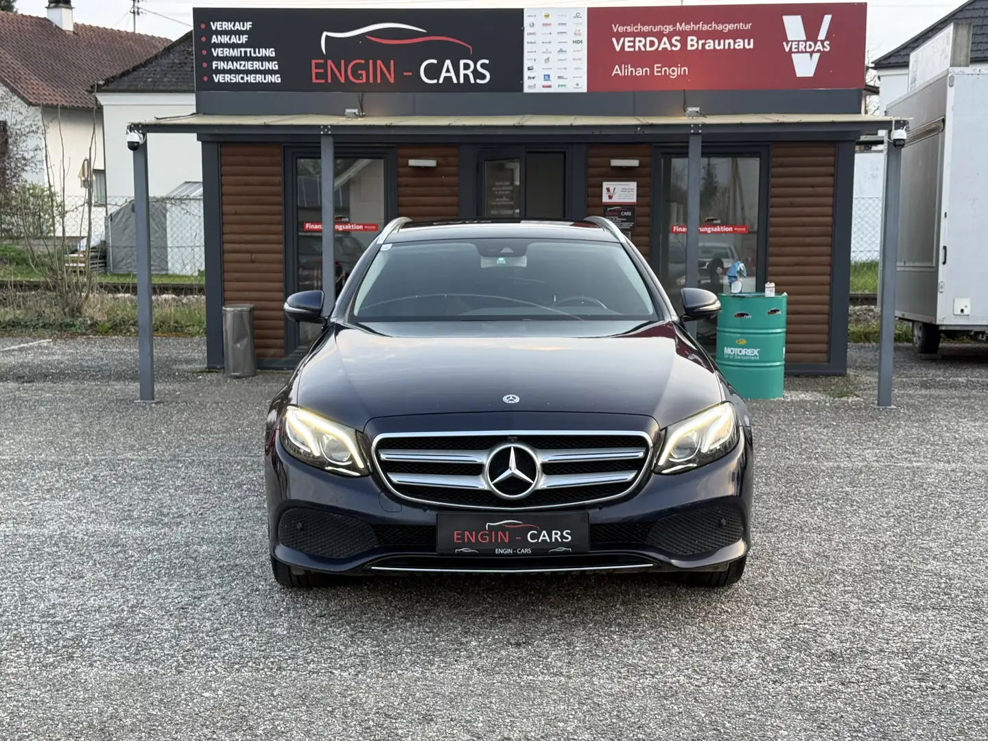 Mercedes-Benz E 220 d T All-Terrain 4MATIC Aut. Blau - 2