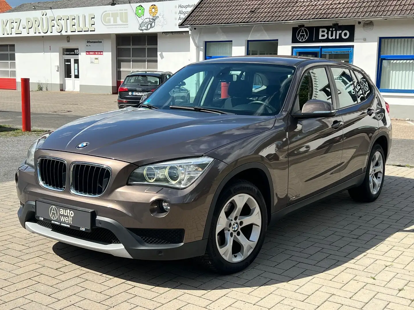 BMW X1 18 d | xDrive | Aut. | Reifen neu | TÜV neu| - 1