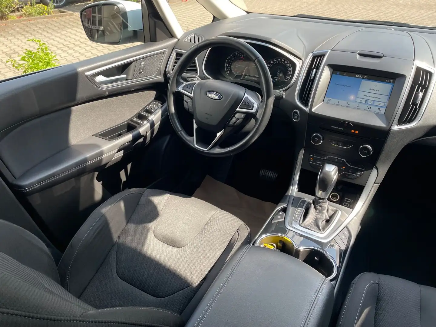 Ford S-Max Titanium TDi180 Auto LED/NAV/AHK/WiPA/LMF Weiß - 2