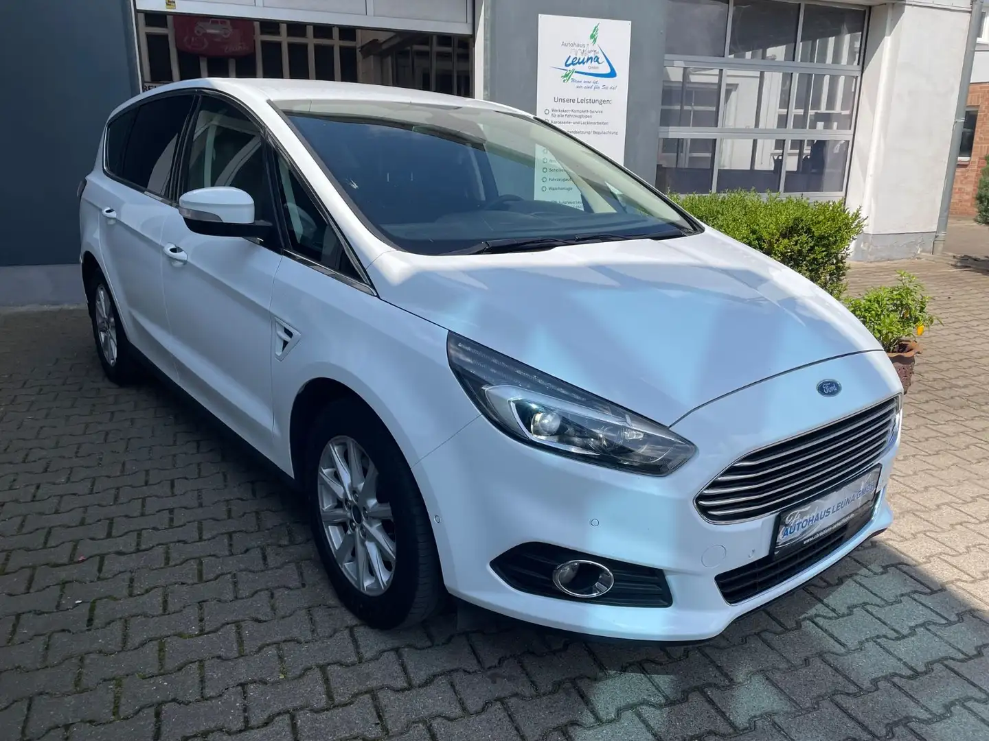 Ford S-Max Titanium TDi180 Auto LED/NAV/AHK/WiPA/LMF Weiß - 1