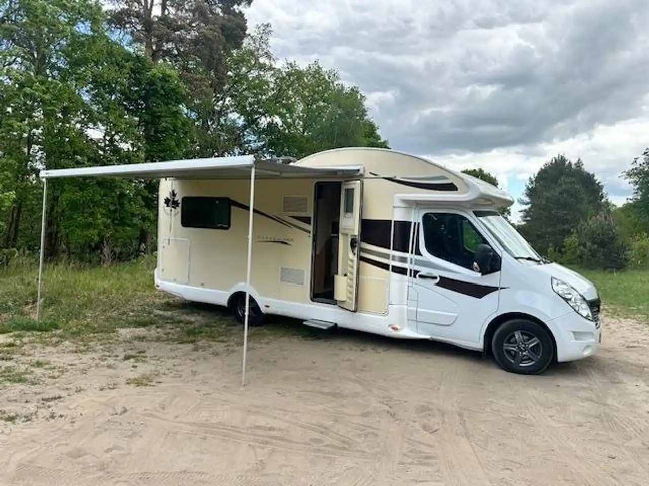 Caravans-Wohnm Ahorn