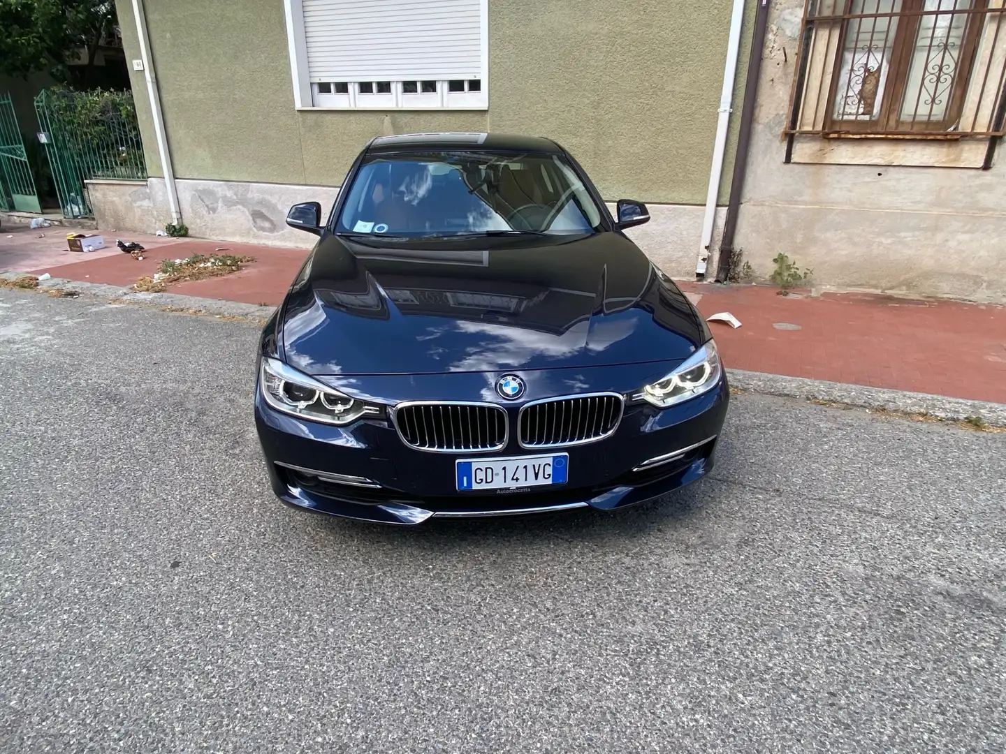 BMW 330 330dA Luxury Azul - 1