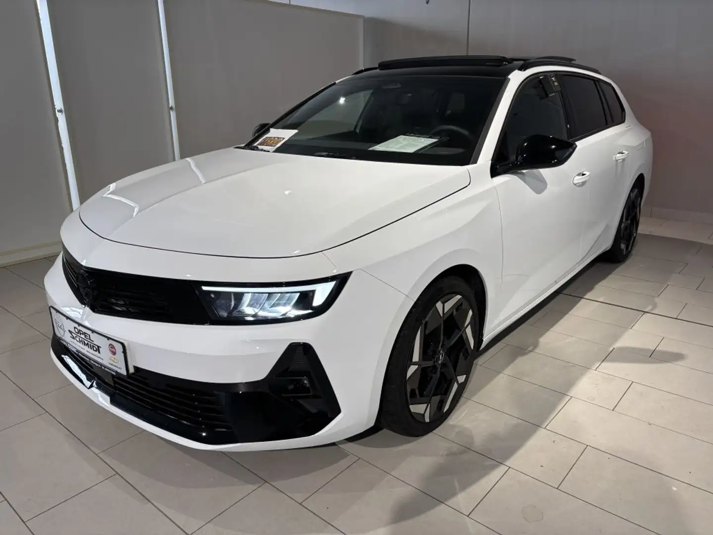 Opel Astra Sports Tourer Plug-In-Hybrid GSe Weiß - 1