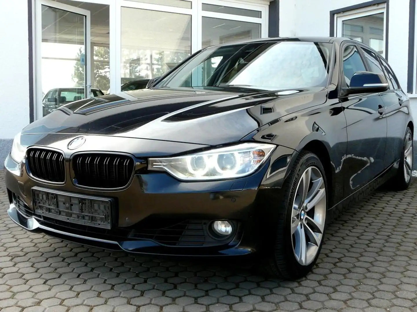 BMW 330 330 d xDrive AHK-Keyless-Standhzg-Professional Schwarz - 1