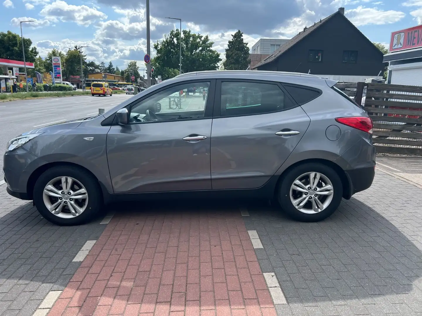 Hyundai iX35 Style AWD,Automatik,Navi,Leder,Xenon, Gris - 1