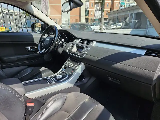 Land Rover Range Rover Evoque view 11
