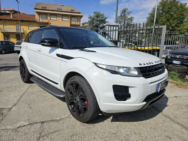 Land Rover Range Rover Evoque view 3