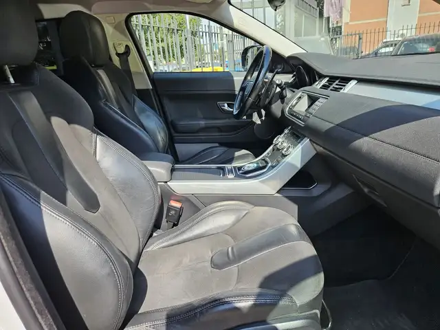 Land Rover Range Rover Evoque view 12
