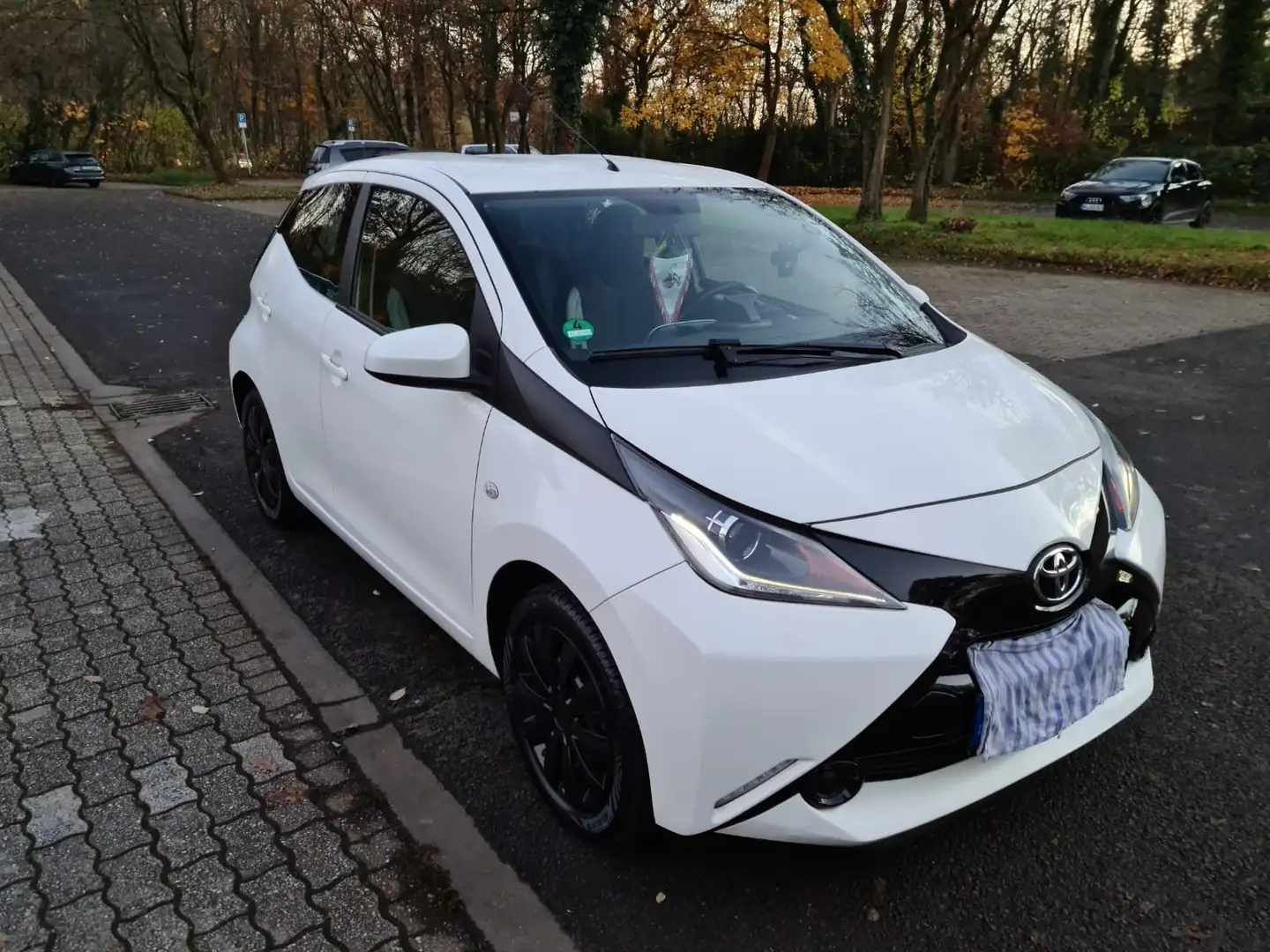 Toyota Aygo Aygo 5-Türer x Weiß - 1