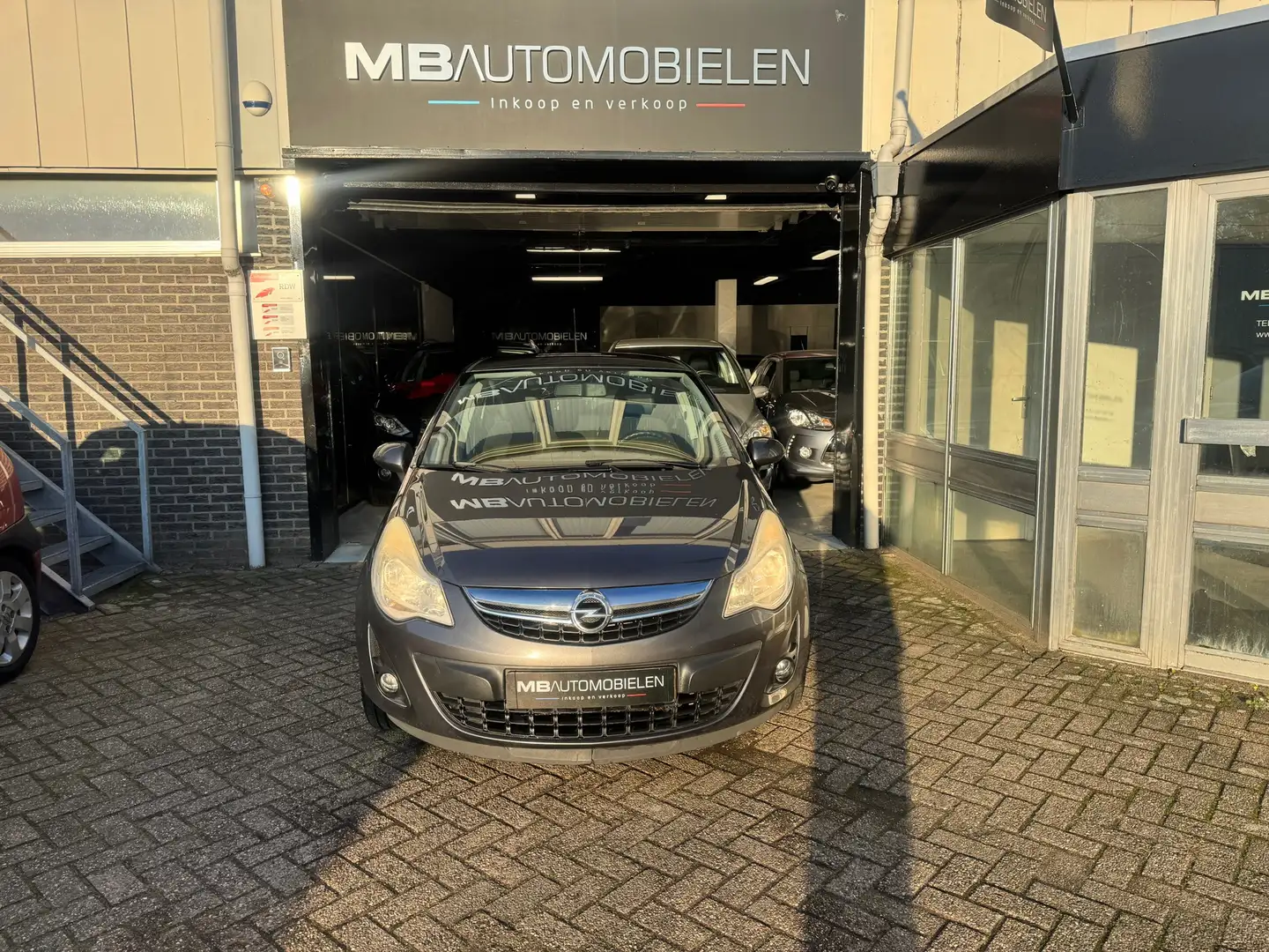 Opel Corsa 1.2-16V Anniversary Edition/5 Deurs/NAP/Airco/APK/ Grau - 2