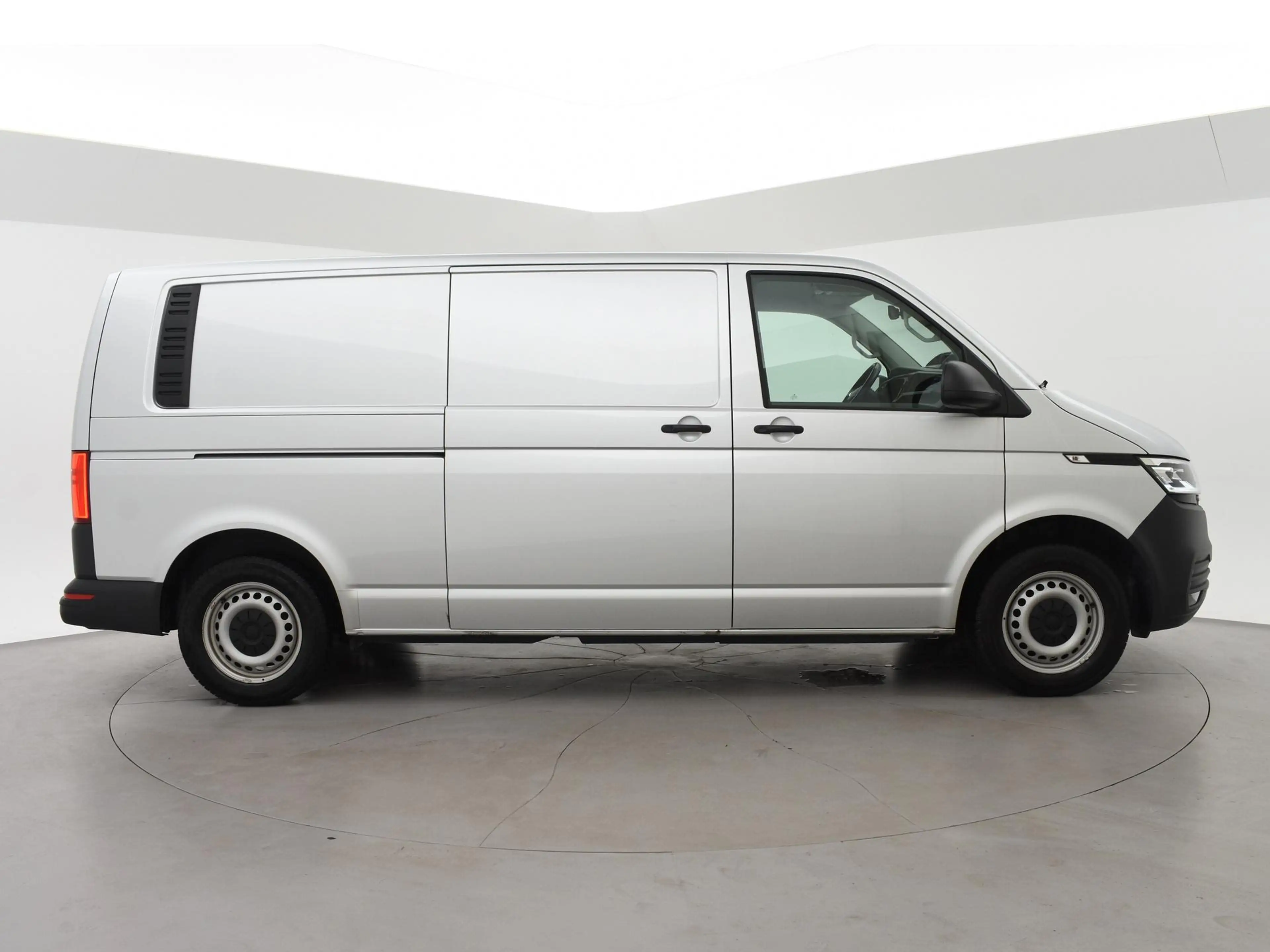 Volkswagen T6.1 Transporter 2.0 TDI L2H1 150 PK DSG AUT. + WP INRICHTING | GLO — photo 11