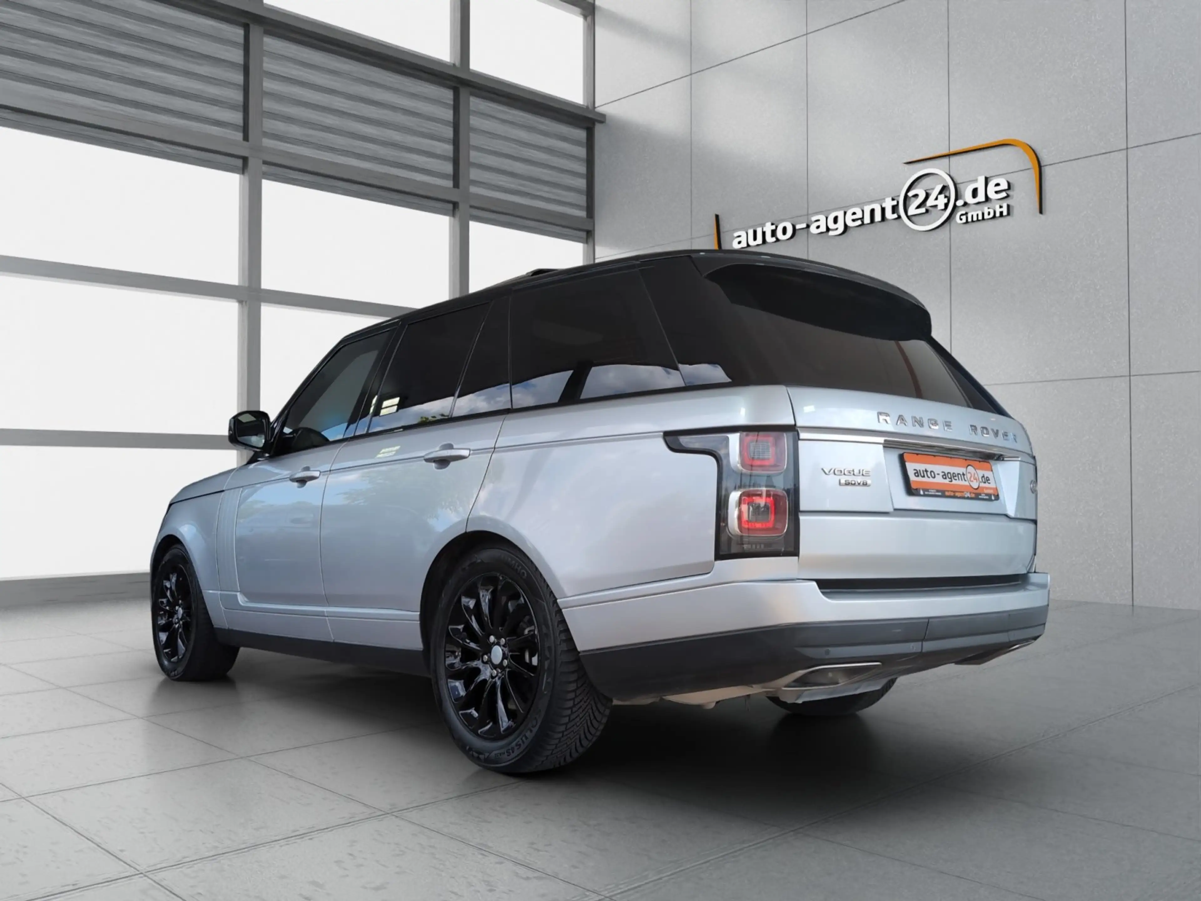 Land Rover Range Rover Vogue SDV8 /Matrix/Pano/360/Softcl. — photo 3