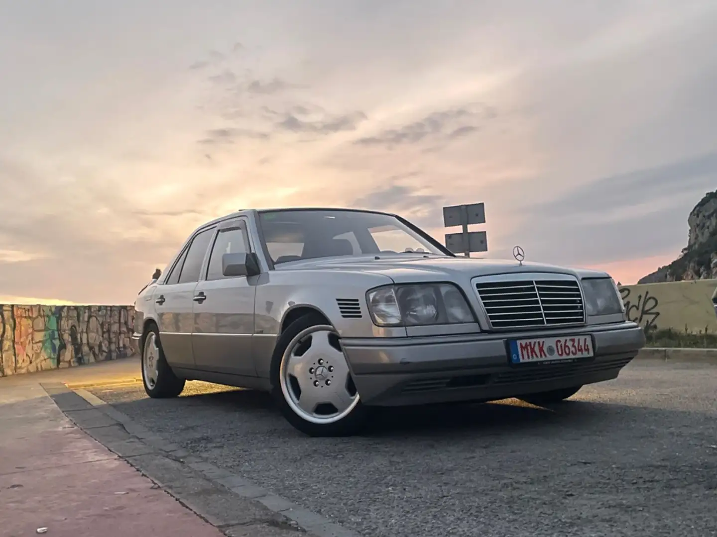Mercedes-Benz E 300 24V Diesel Sportline, AMG Alufelgen Argent - 1