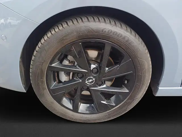 Opel Corsa view 8