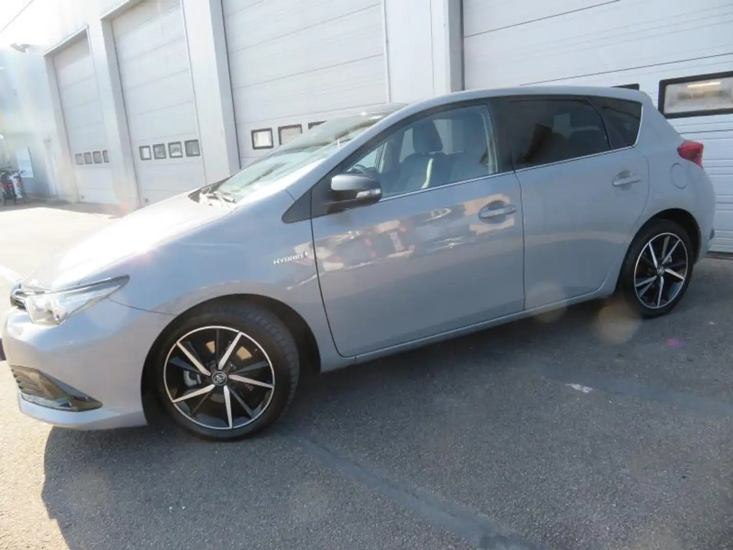 Toyota Auris Black Edition Grijs - 2