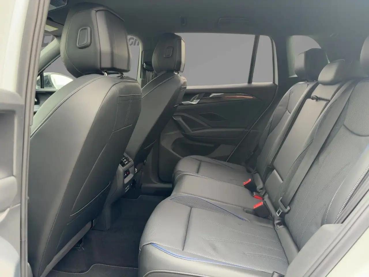 Volkswagen Tiguan 2.0 TDI DSG "BLACK STYLE" R-Line ACC Navi 10