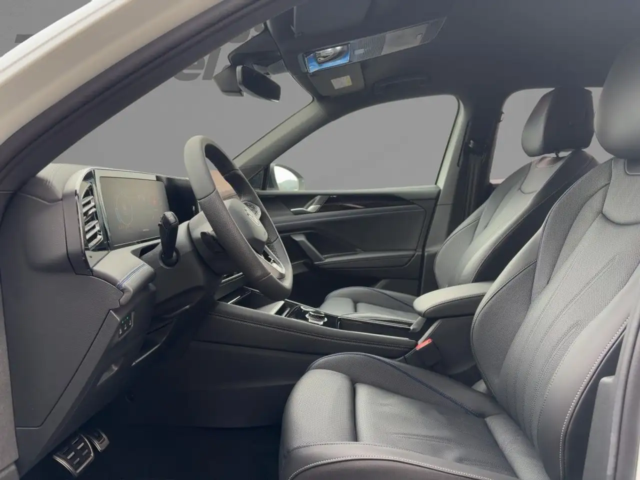 Volkswagen Tiguan 2.0 TDI DSG "BLACK STYLE" R-Line ACC Navi 9