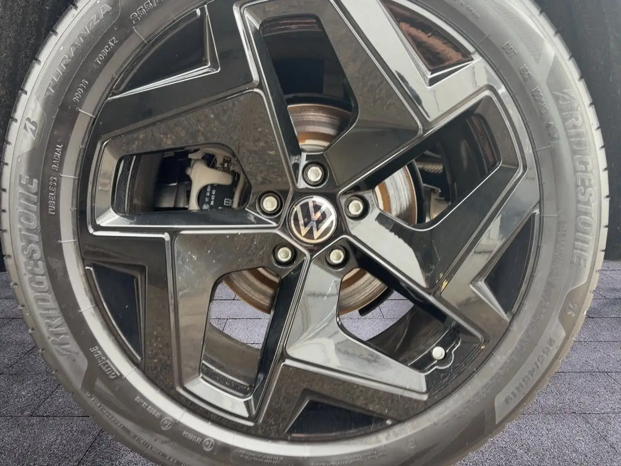 Volkswagen Tiguan 2.0 TDI DSG "BLACK STYLE" R-Line ACC Navi 8