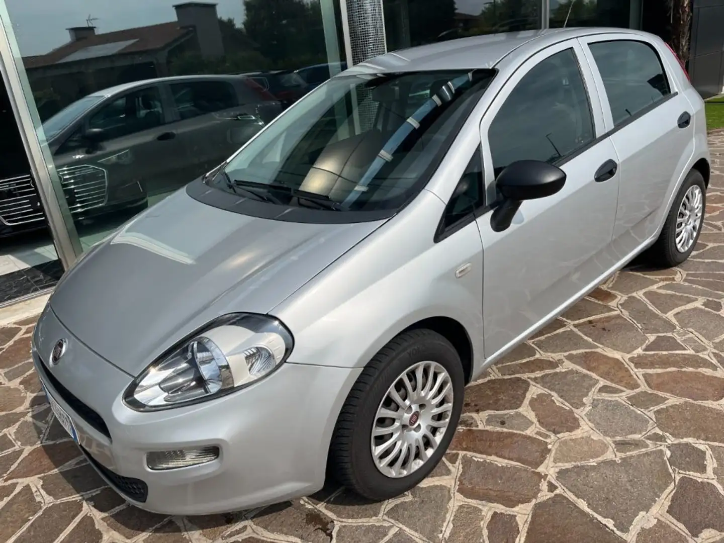 Fiat Punto 1.3 MJT II 75CV 5 PORTE STREET Grigio - 1