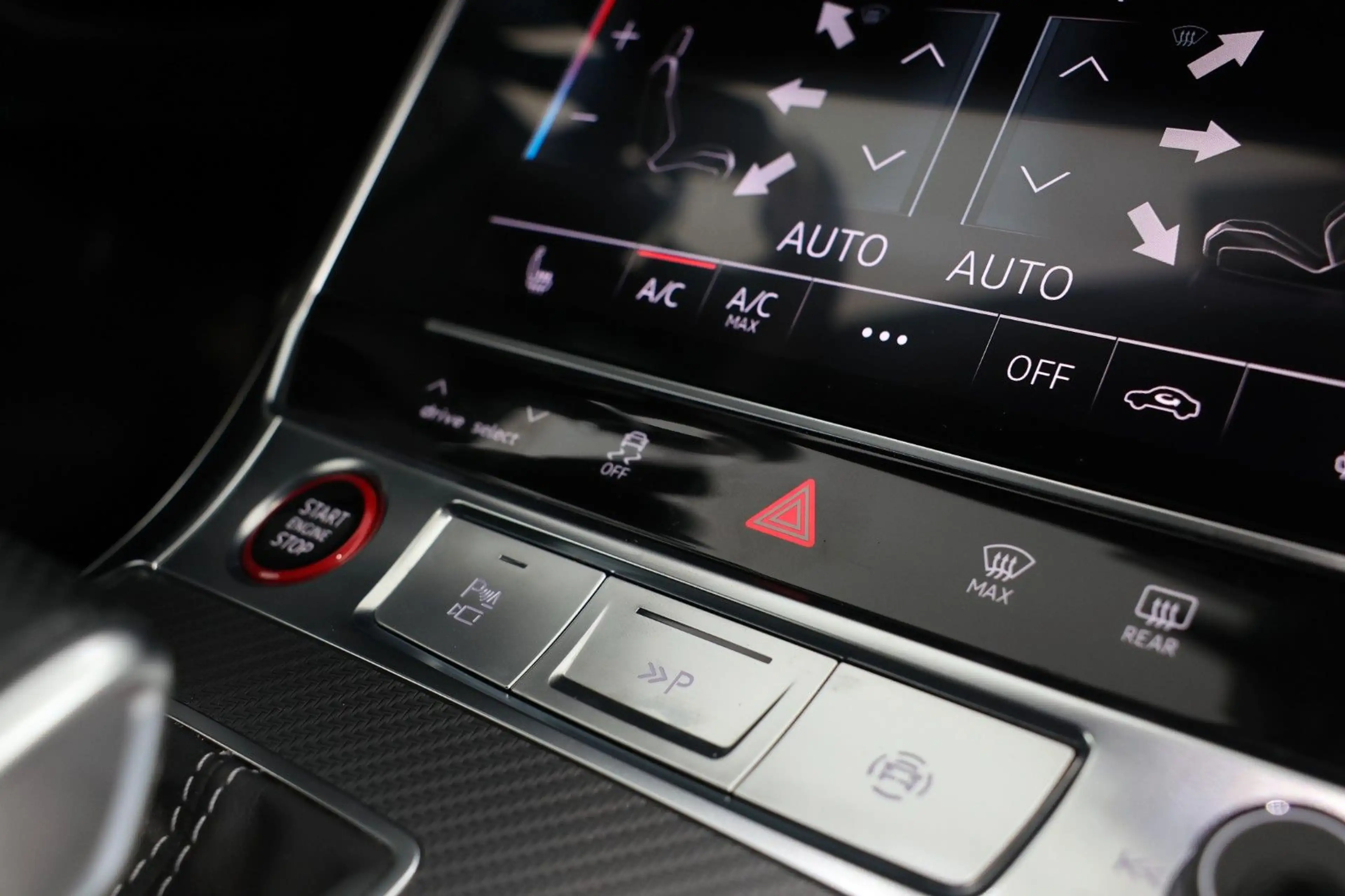 Audi RS6 Avant 4.0 TFSI quattro HUD*360*MatrixLED*ACC — photo 33