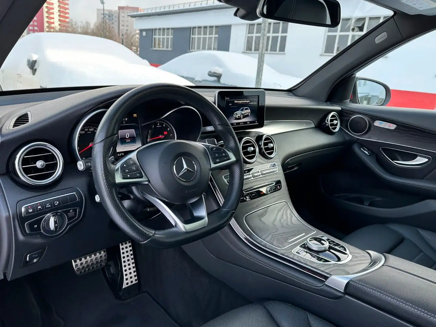 Mercedes-Benz GLC 250 4M AMG PANO*DISTR+*designo*Sitzklima Czerwony - 1