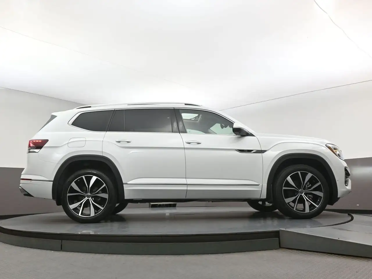Volkswagen Atlas photo Volkswagen Atlas