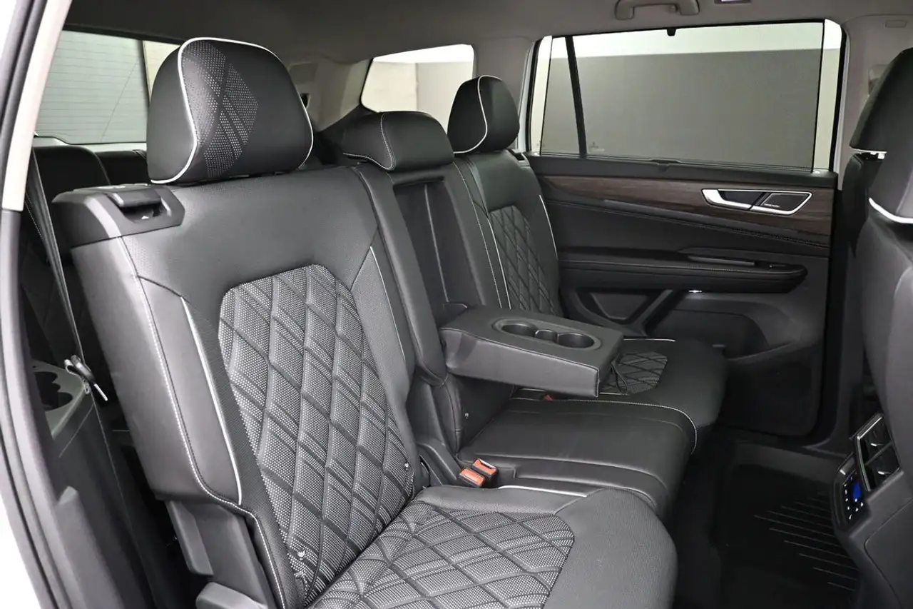 Volkswagen Atlas photo Volkswagen Atlas