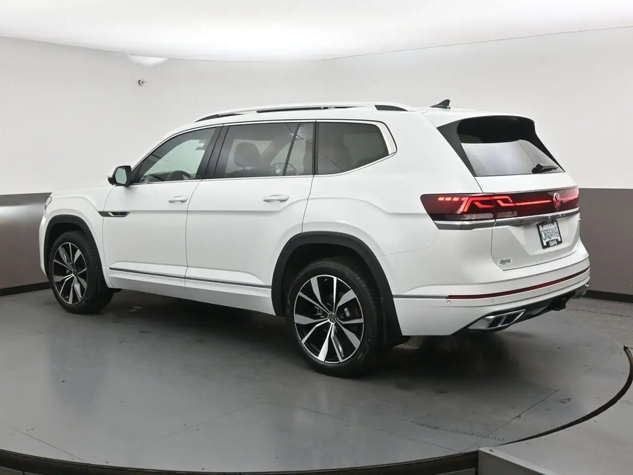 Volkswagen Atlas photo Volkswagen Atlas