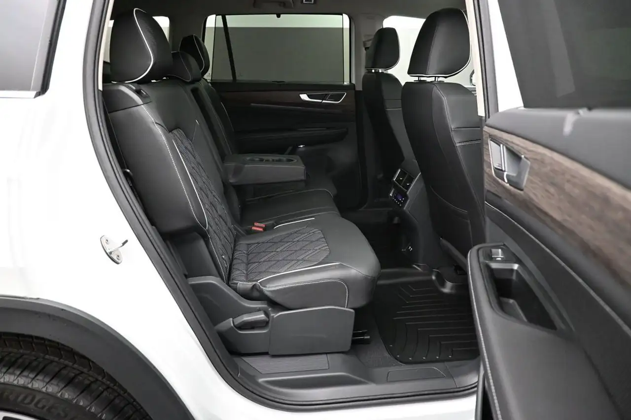 Volkswagen Atlas photo Volkswagen Atlas