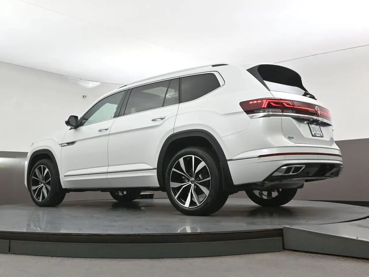 Volkswagen Atlas photo Volkswagen Atlas