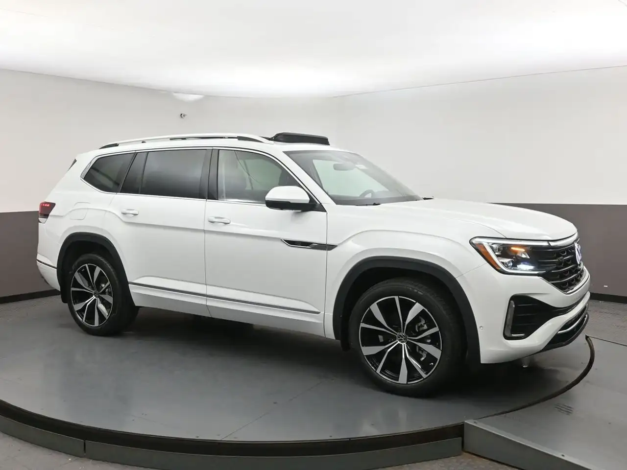 Volkswagen Atlas photo Volkswagen Atlas