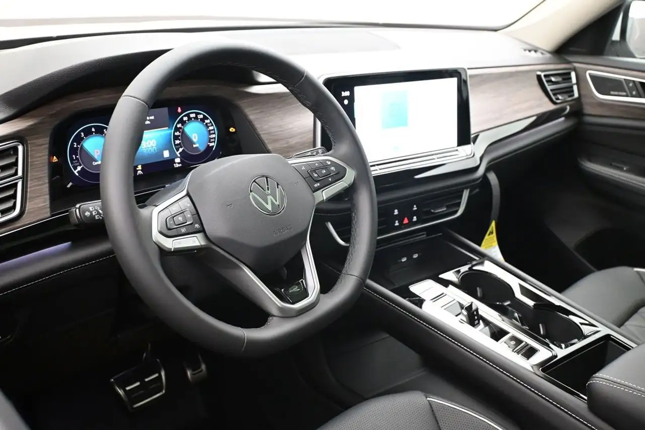 Volkswagen Atlas photo Volkswagen Atlas