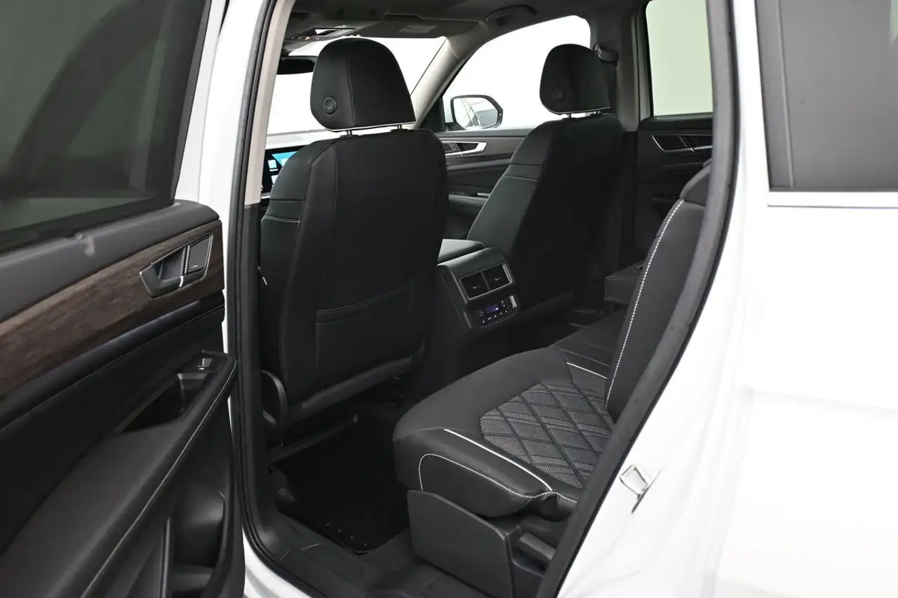 Volkswagen Atlas photo Volkswagen Atlas