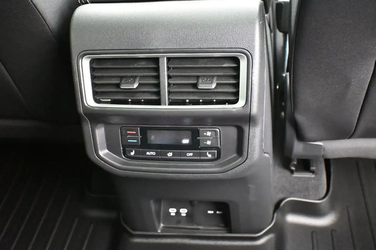 Volkswagen Atlas photo Volkswagen Atlas