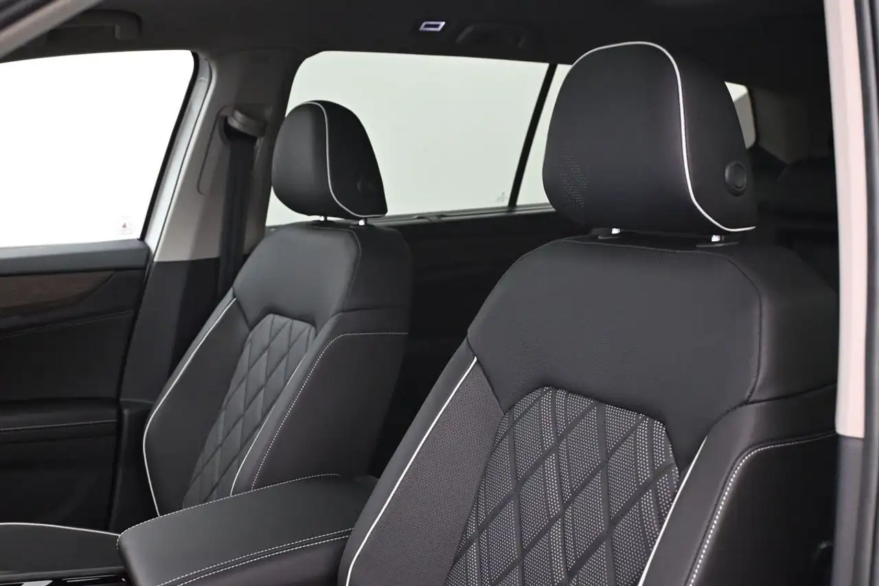 Volkswagen Atlas photo Volkswagen Atlas