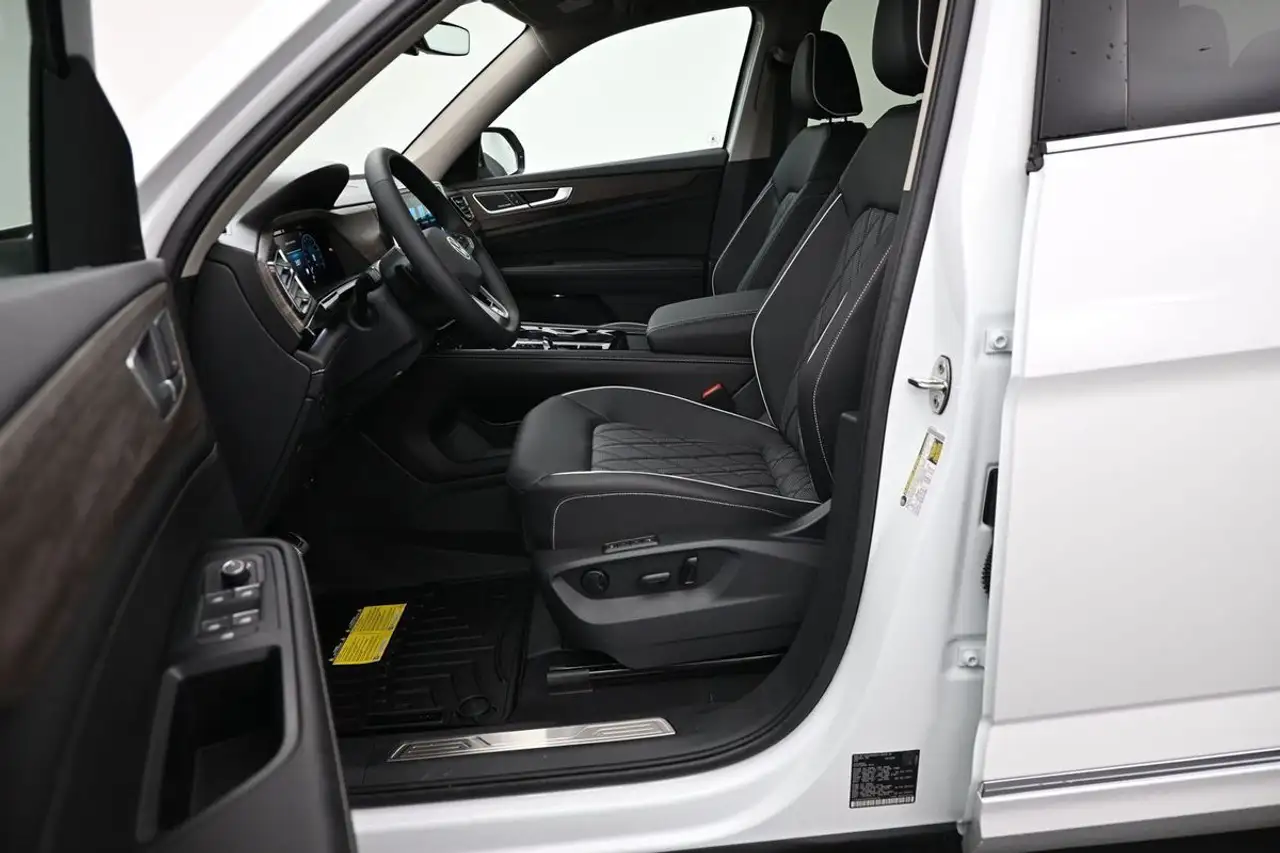 Volkswagen Atlas photo Volkswagen Atlas