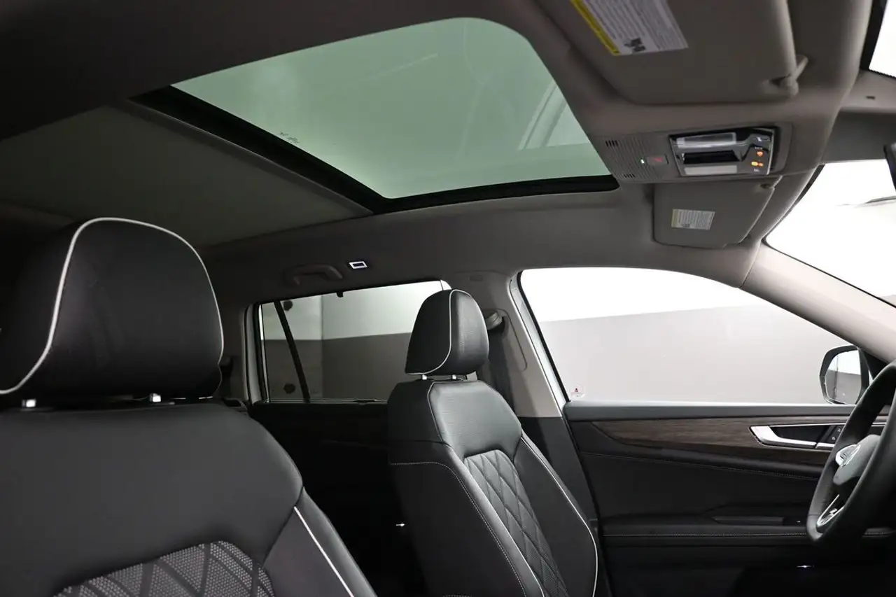 Volkswagen Atlas photo Volkswagen Atlas