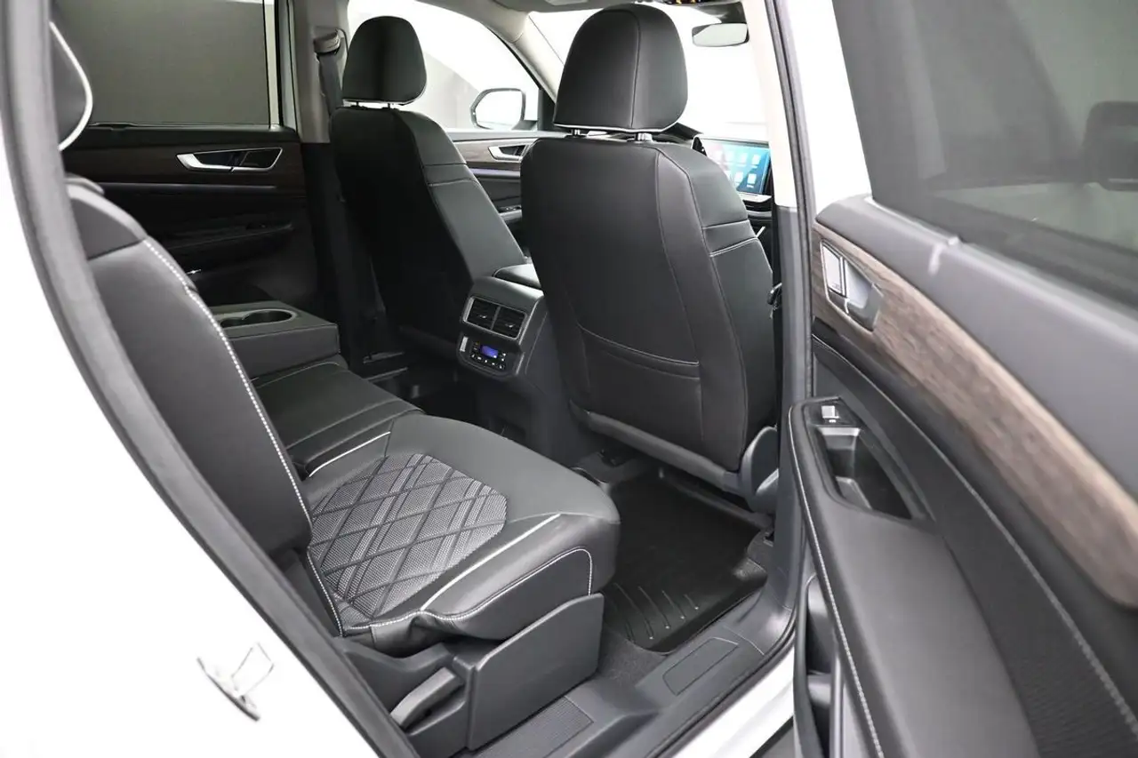 Volkswagen Atlas photo Volkswagen Atlas