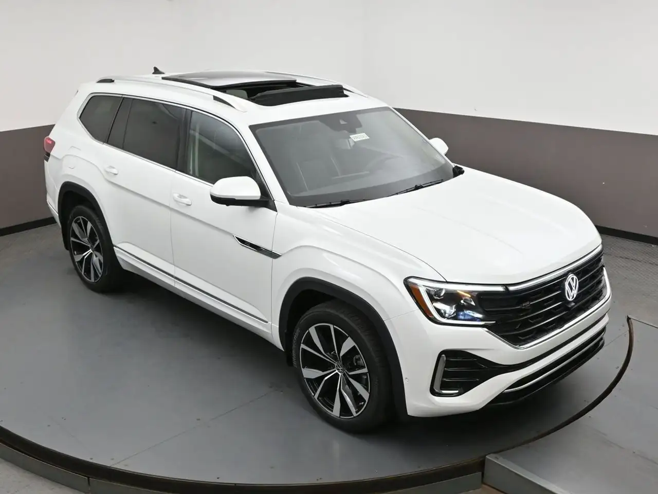 Volkswagen Atlas photo Volkswagen Atlas
