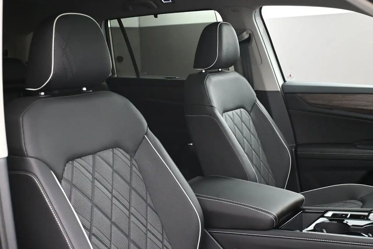 Volkswagen Atlas photo Volkswagen Atlas