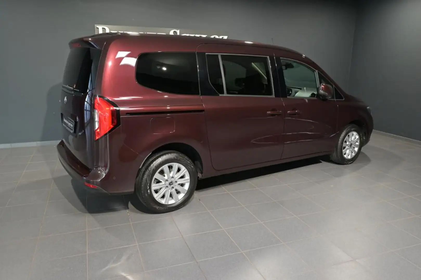 Mercedes-Benz Classe T T 180 PROGRESSIVE lang 7-Sitze AUT DynLicht Kam. Rouge - 2