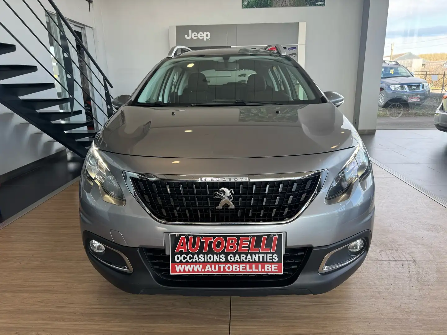 Peugeot 2008 1.6 BlueHDi**ALLURE**NAVI**CLIM**CAPTEUR ARR**TOP! Grau - 2