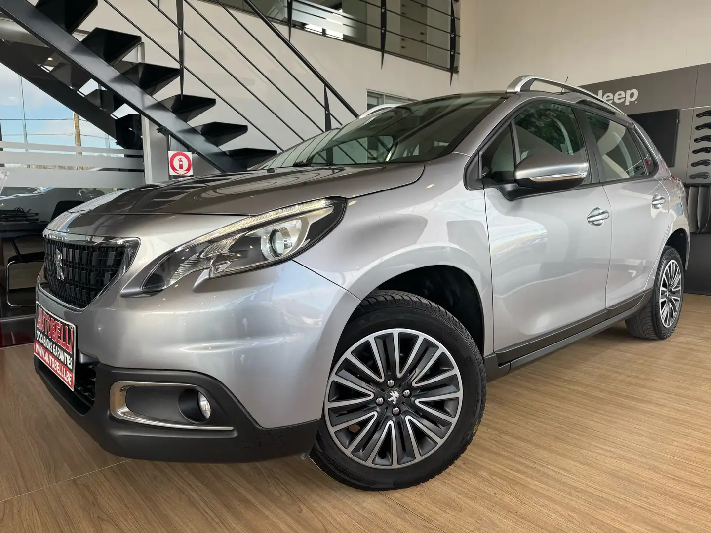 Peugeot 2008 1.6 BlueHDi**ALLURE**NAVI**CLIM**CAPTEUR ARR**TOP! Grau - 1