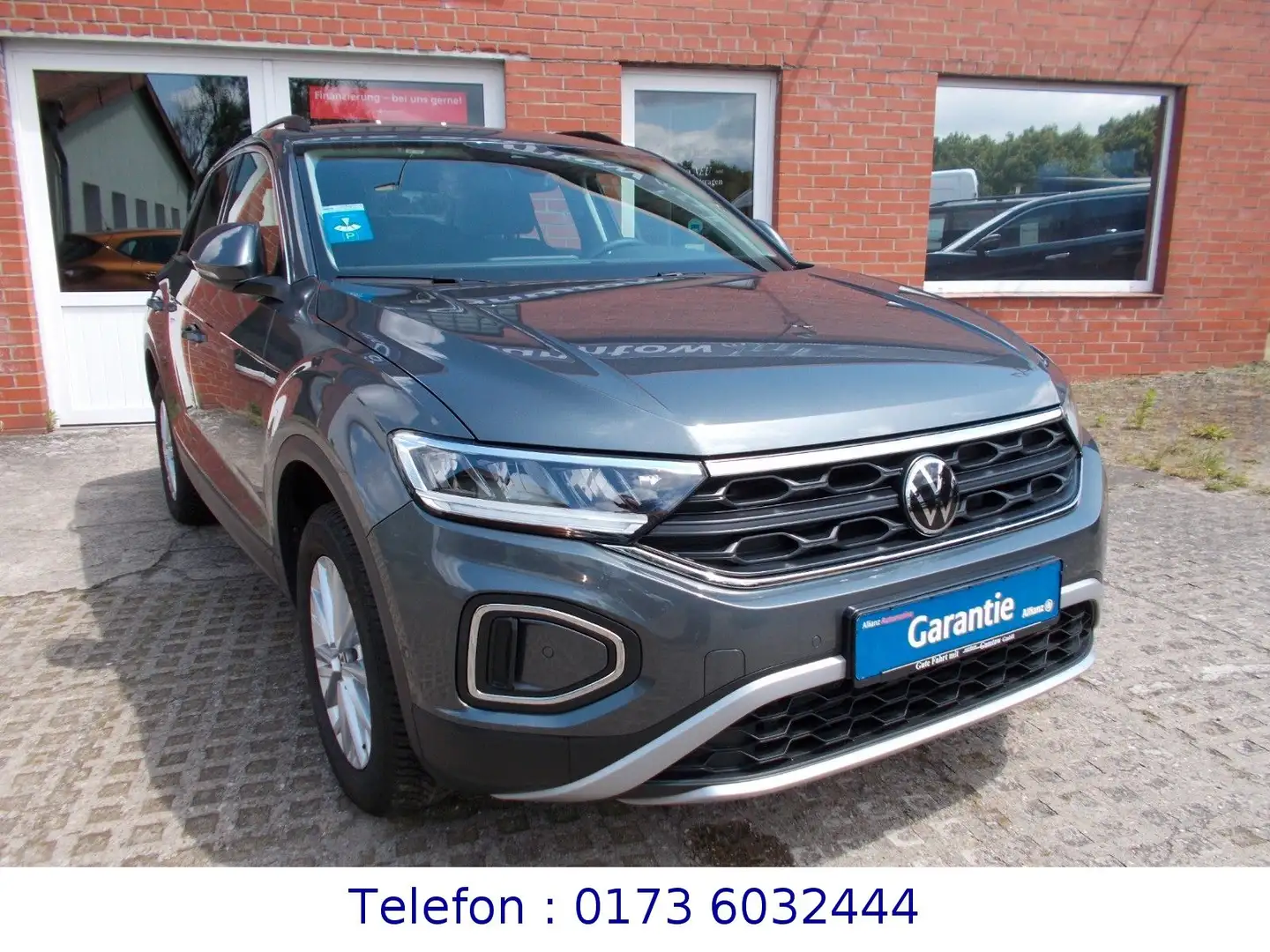 Volkswagen T-Roc 1.0 TSI OPF Life Grau - 2