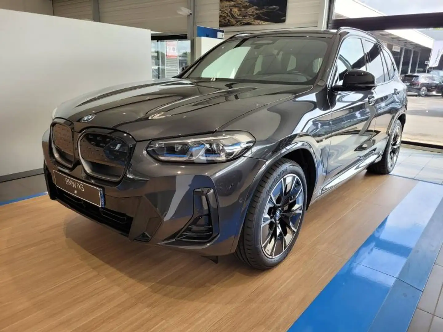 BMW iX3 M sport 286ch Impressive Gris - 1