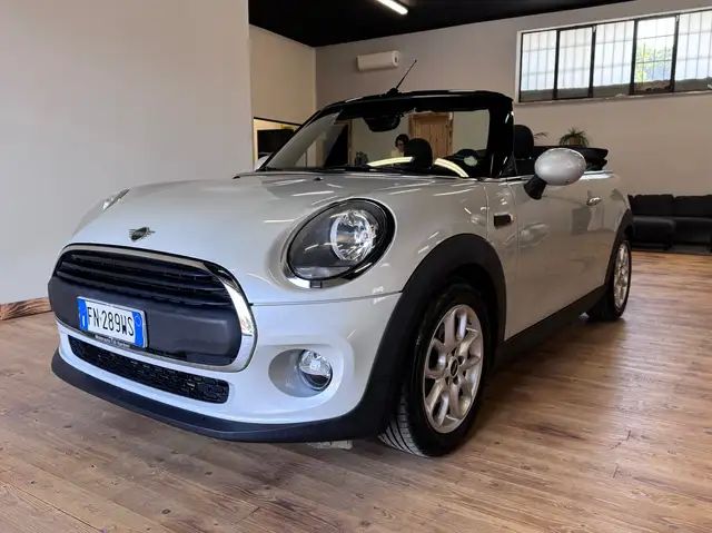 MINI One Cabrio Mini IV F57 2018 Cabrio 1.5 Hype