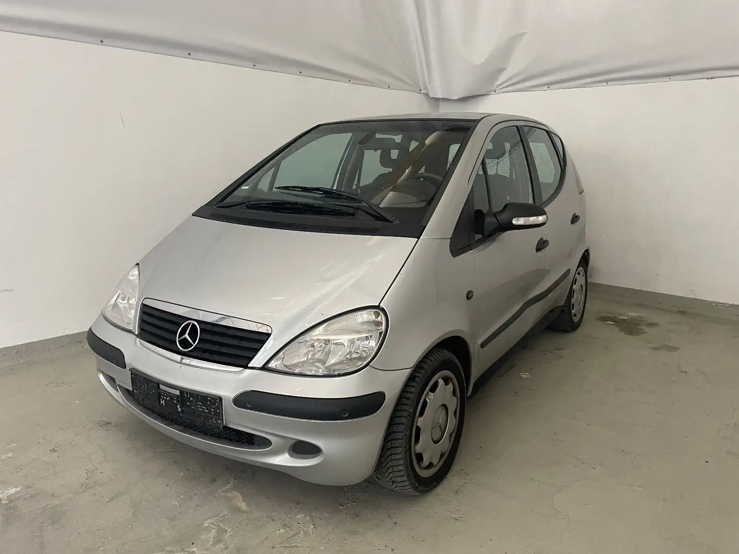 Mercedes-Benz A 140 Automatik, AHK, APS, Klima Silber - 1