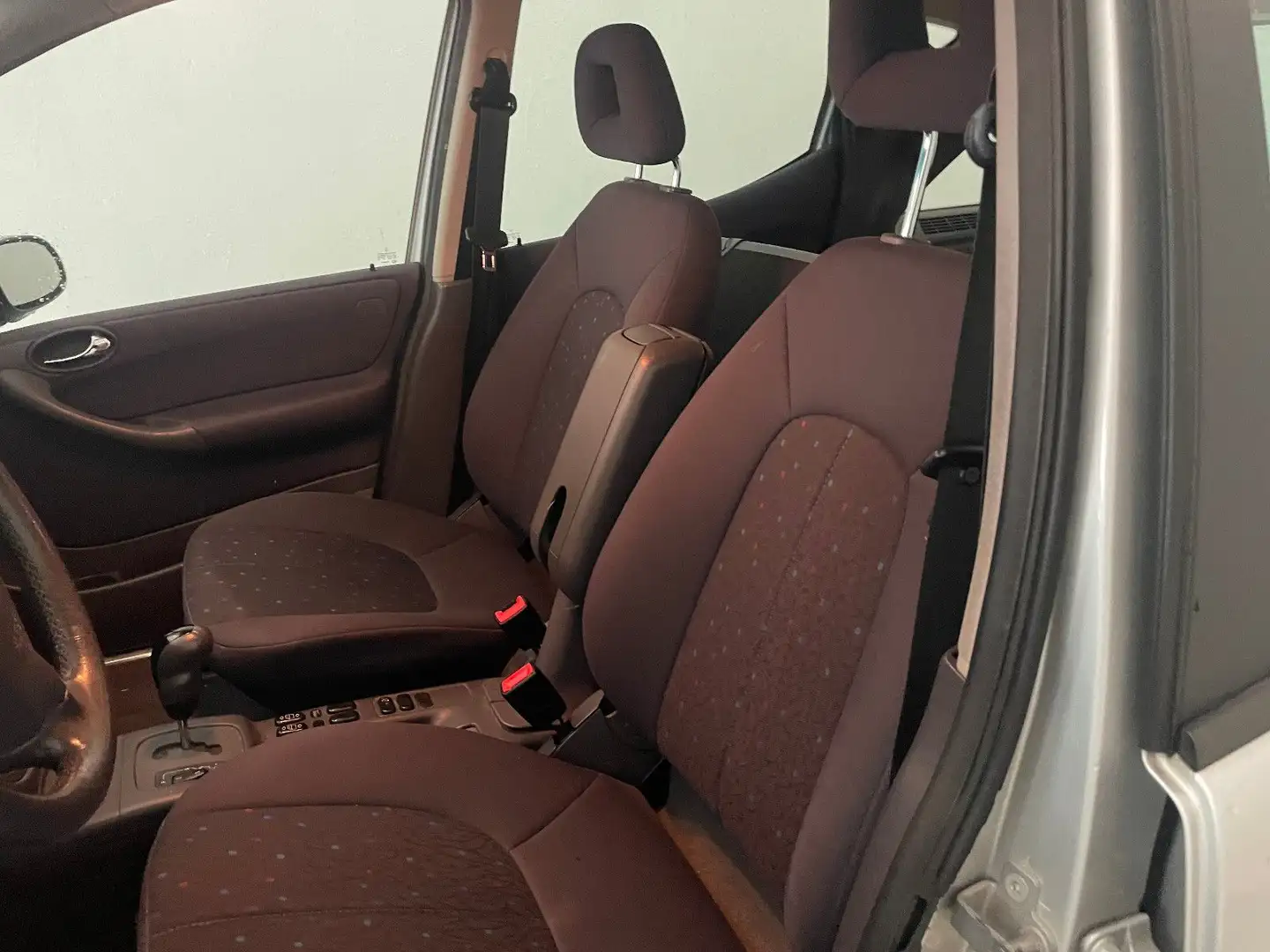 Mercedes-Benz A 140 Automatik, AHK, APS, Klima Silber - 2