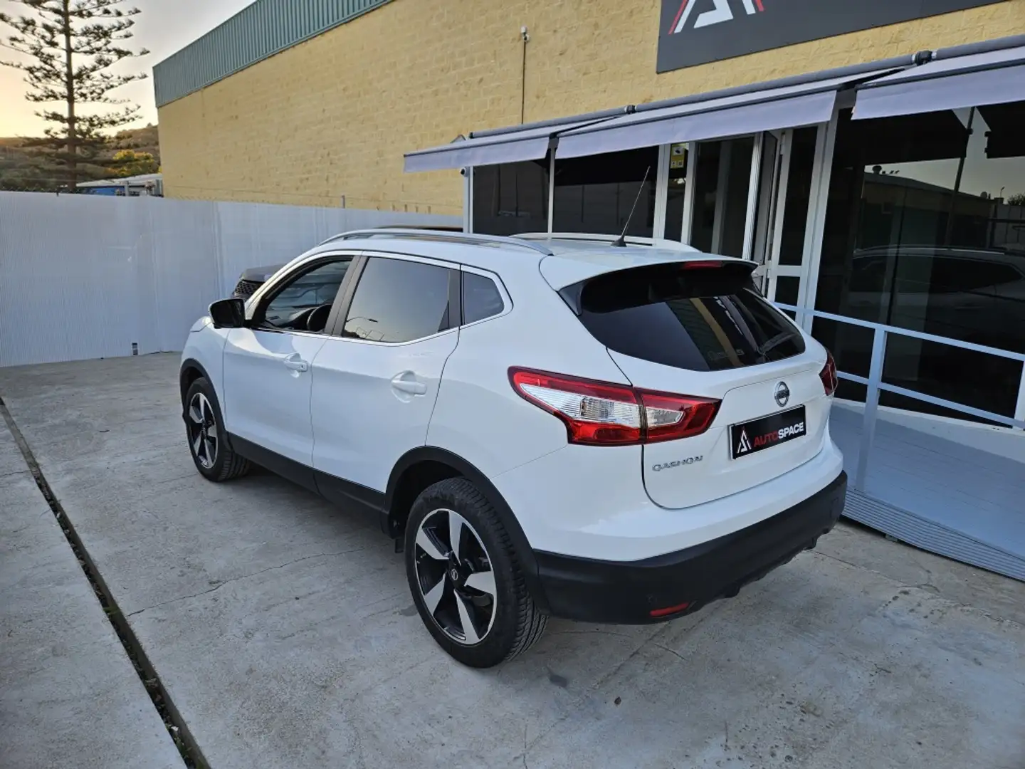 Nissan Qashqai 1.5dCi N-Vision 4x2 Blanc - 2