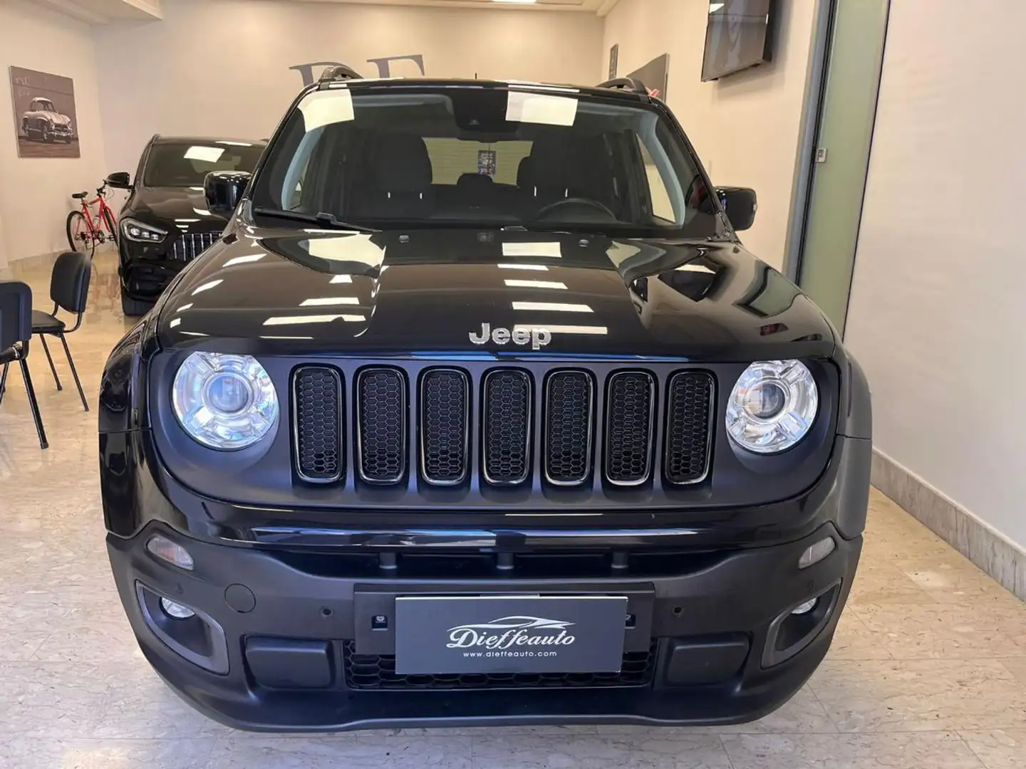 Jeep Renegade 2.0 Mjt 140CV 4WD Active Drive Low Limited Zwart - 1